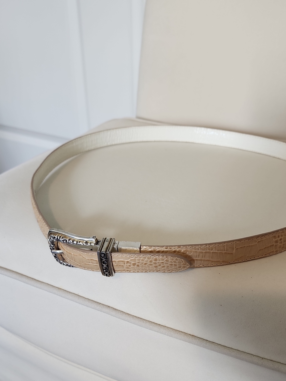 Classic Croc-Embossed Leather Belt in Beige Sz M